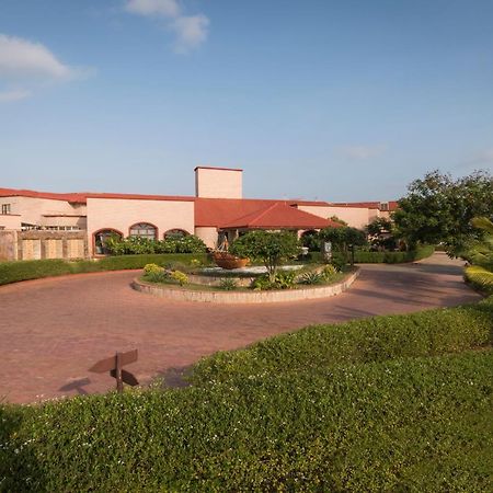 Regenta Resort Bhuj By Royal Orchid Hotels Limited Εξωτερικό φωτογραφία